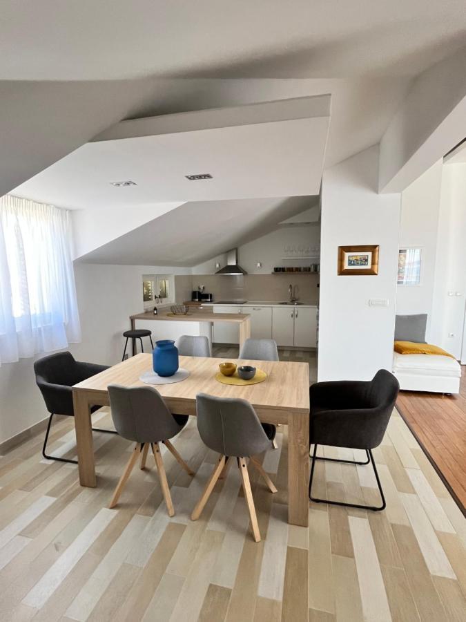Sky - Beautiful Rooftop Apartment With Shared Pool スプリト エクステリア 写真