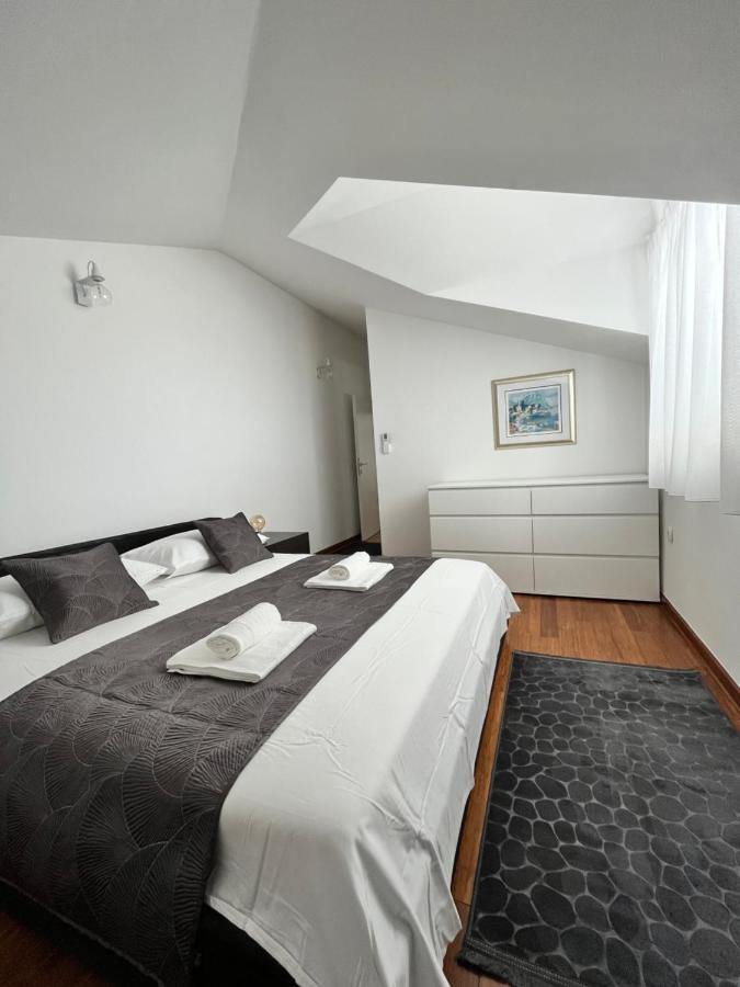 Sky - Beautiful Rooftop Apartment With Shared Pool スプリト エクステリア 写真