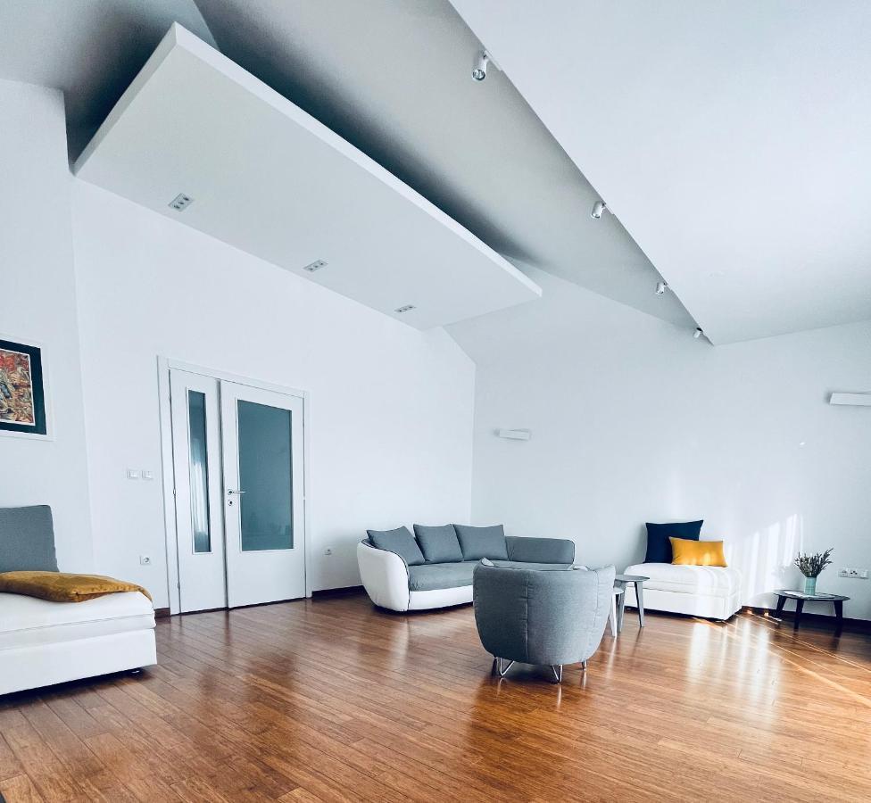 Sky - Beautiful Rooftop Apartment With Shared Pool スプリト エクステリア 写真