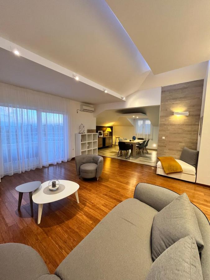 Sky - Beautiful Rooftop Apartment With Shared Pool スプリト エクステリア 写真